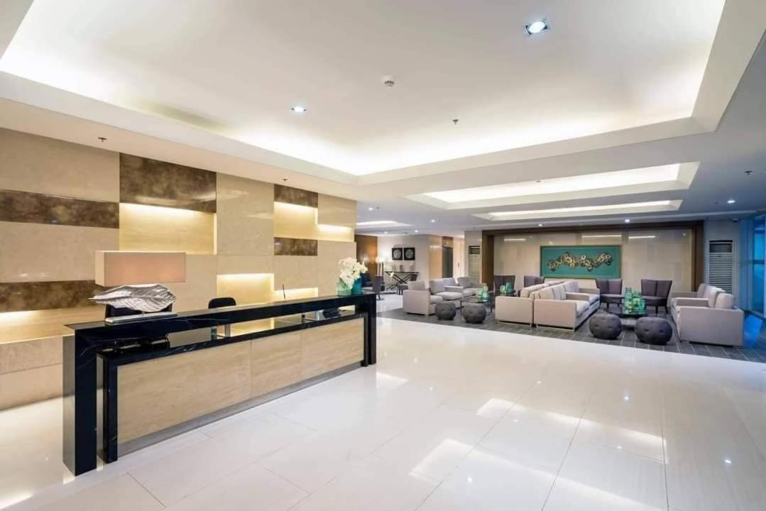Coast Stay By J 40Th Floor Penthouse Манила Екстериор снимка