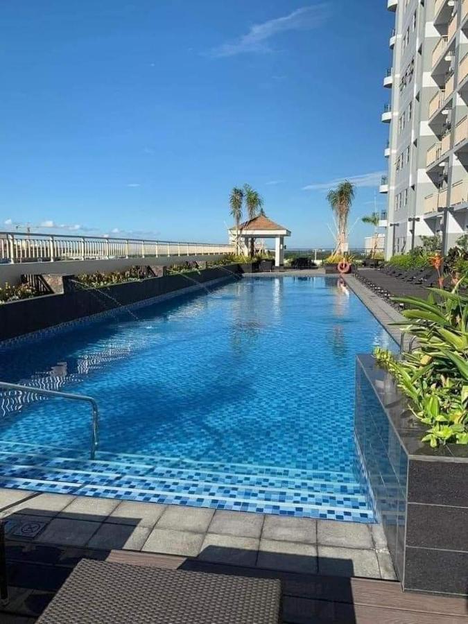 Coast Stay By J 40Th Floor Penthouse Манила Екстериор снимка