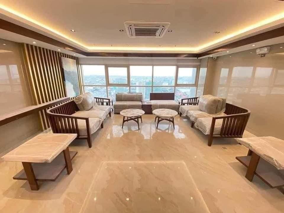 Coast Stay By J 40Th Floor Penthouse Манила Екстериор снимка