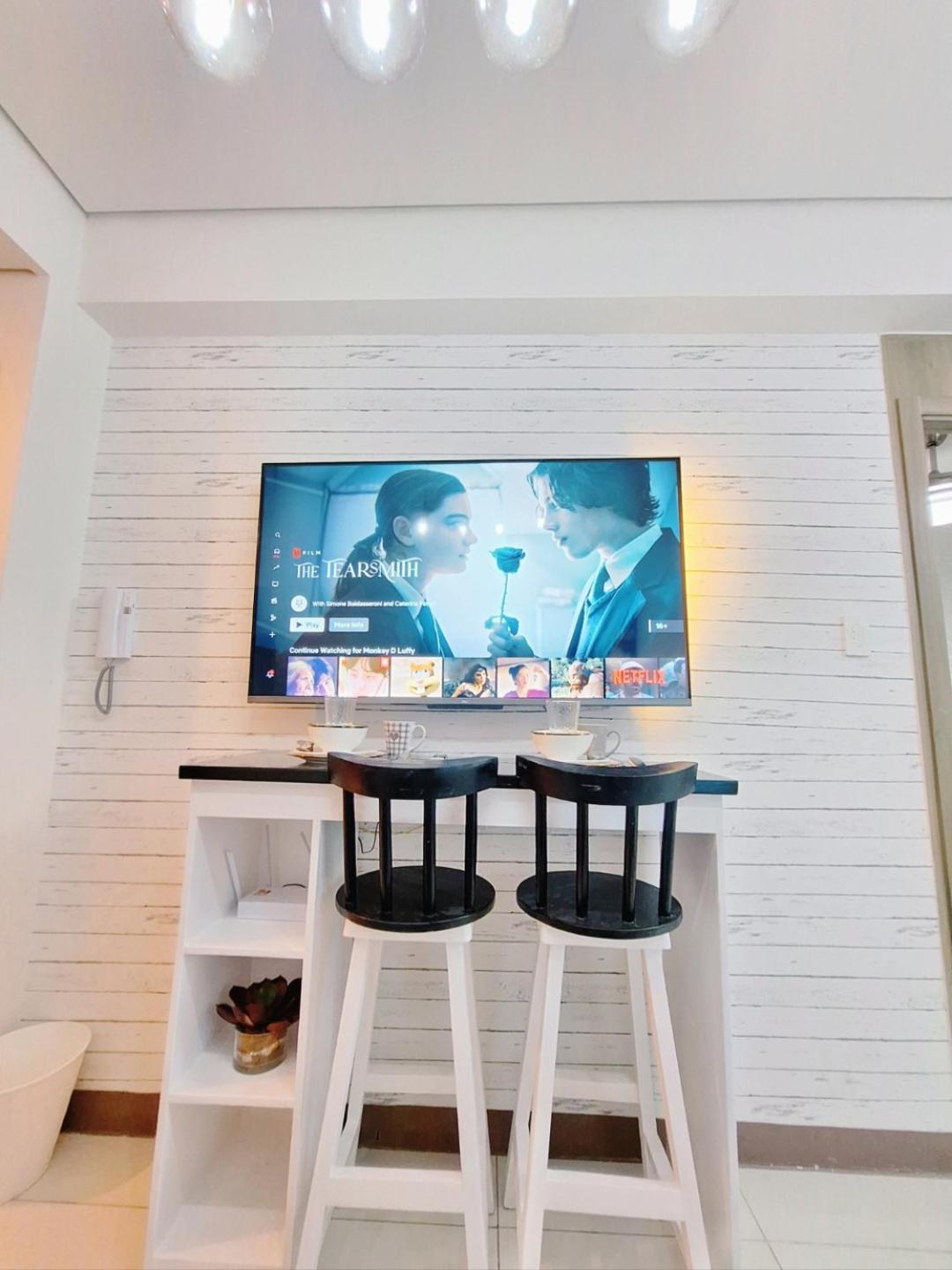 Coast Stay By J 40Th Floor Penthouse Манила Екстериор снимка