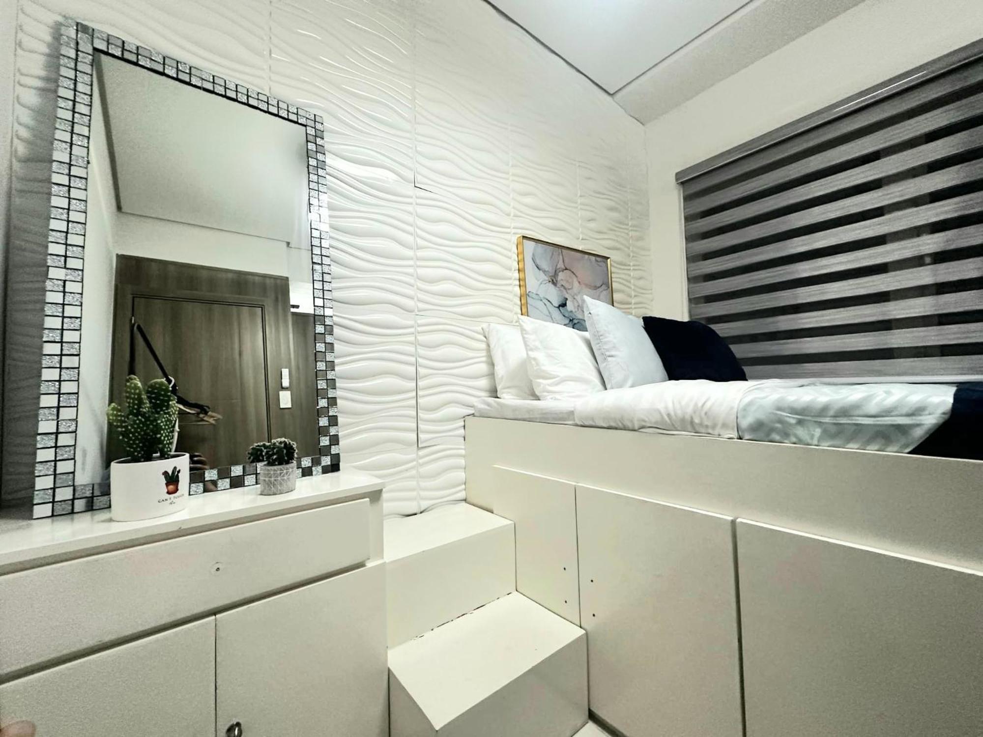 Coast Stay By J 40Th Floor Penthouse Манила Екстериор снимка